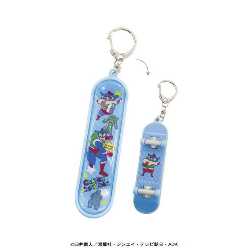 クレヨンしんちゃん　スケボーキーホルダー（アクション仮面）